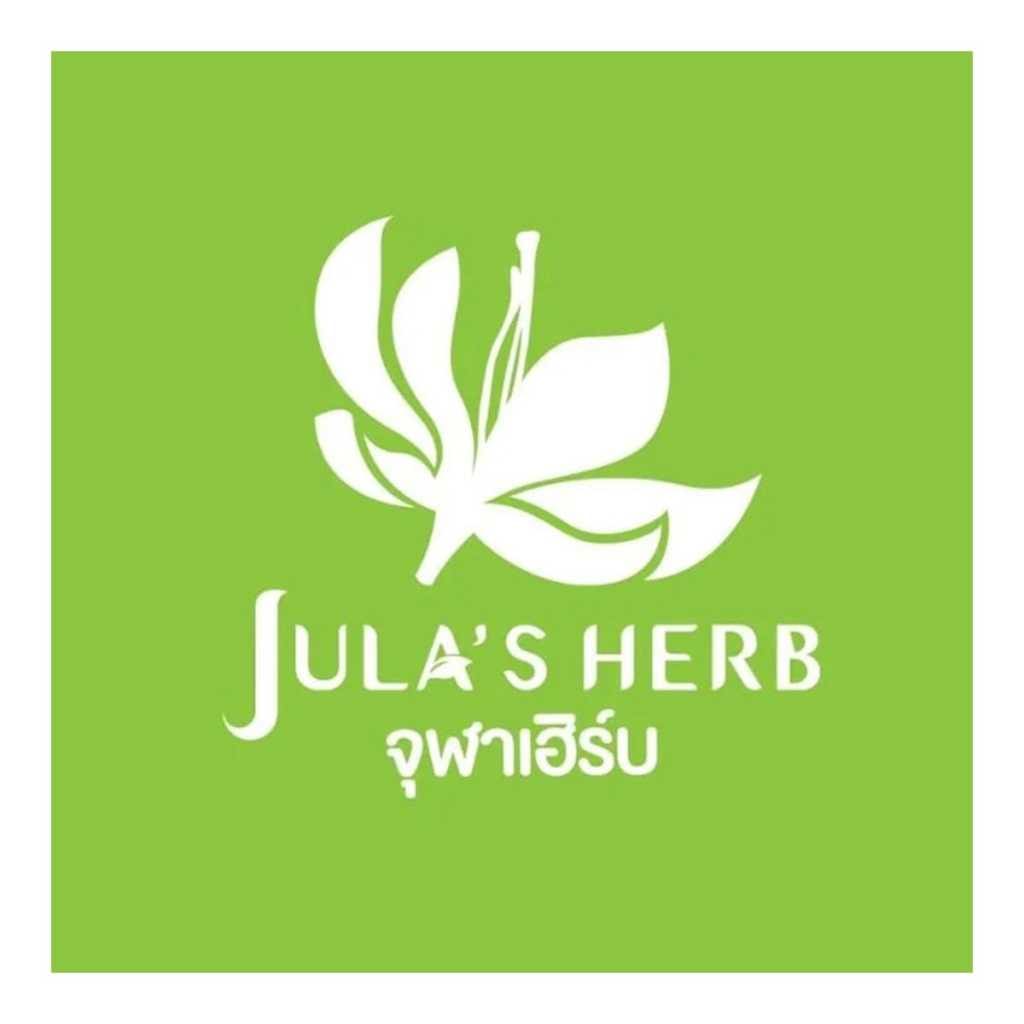 โลโก้ Jula's Herb จุฬาเฮิร์บ พื้นหลังสีเขียว พร้อมสัญลักษณ์รูปดอกไม้สีขาว
