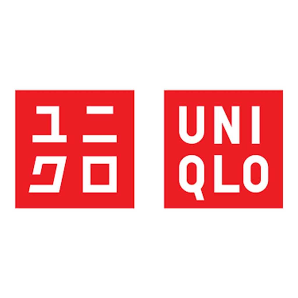 โลโก้แบรนด์ UNIQLO สีแดง ขาว ตัวอักษรญี่ปุ่นและอังกฤษอยู่ในกรอบสี่เหลี่ยม